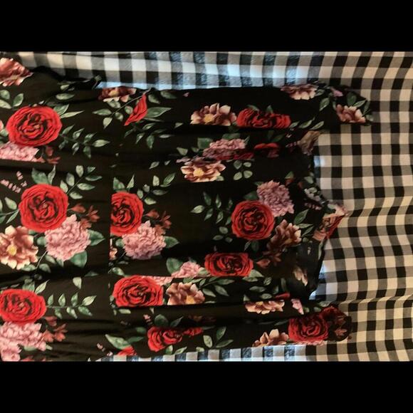Torrid Black Floral Babydoll Blouse Size 3 - Picture 3 of 8